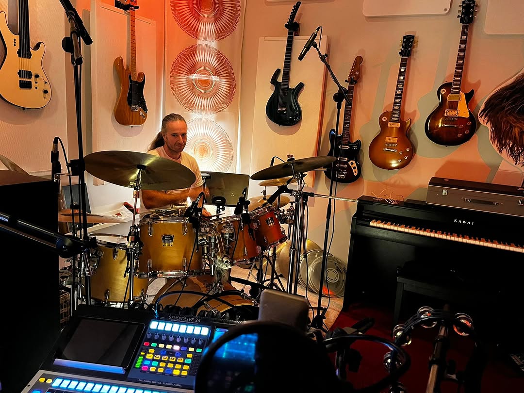 Новости о грядущем альбоме The Deep End